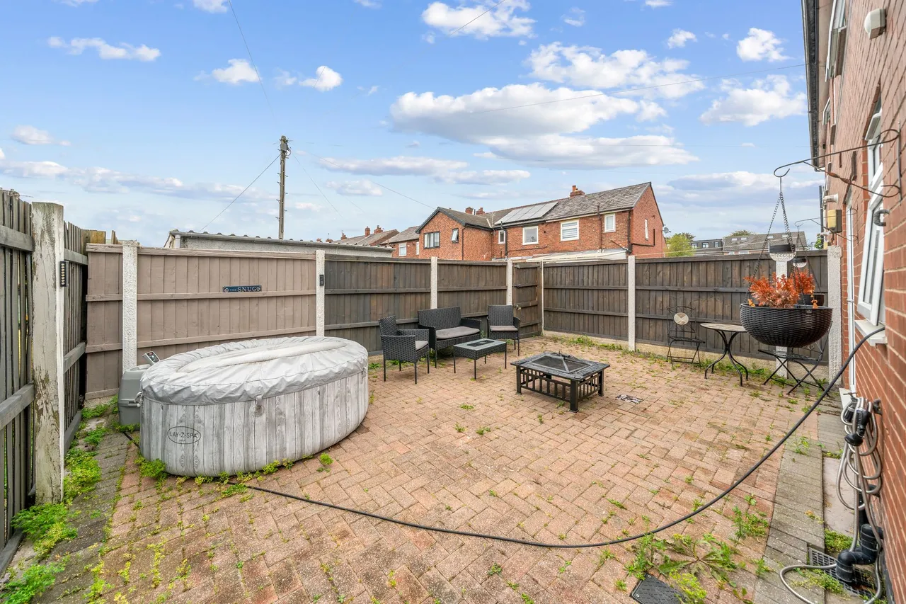 Manchester Road, Leigh, WN7 2LE, photo 4