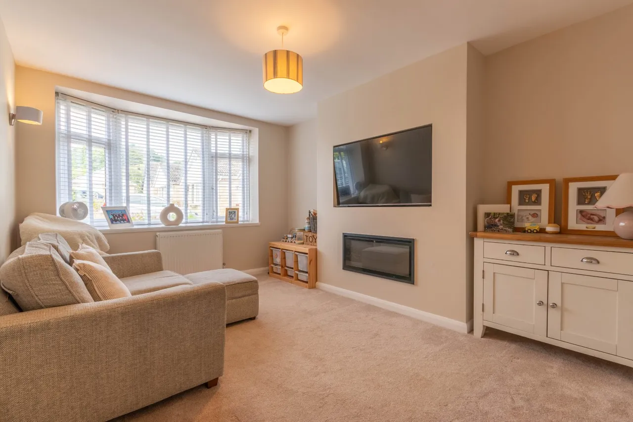 Midgeham Grove, Harden, BD16, photo 2