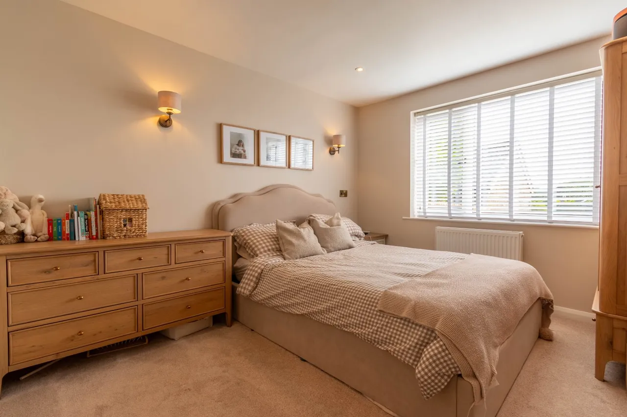Midgeham Grove, Harden, BD16, photo 7