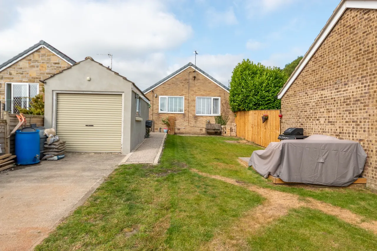 Midgeham Grove, Harden, BD16, photo 11