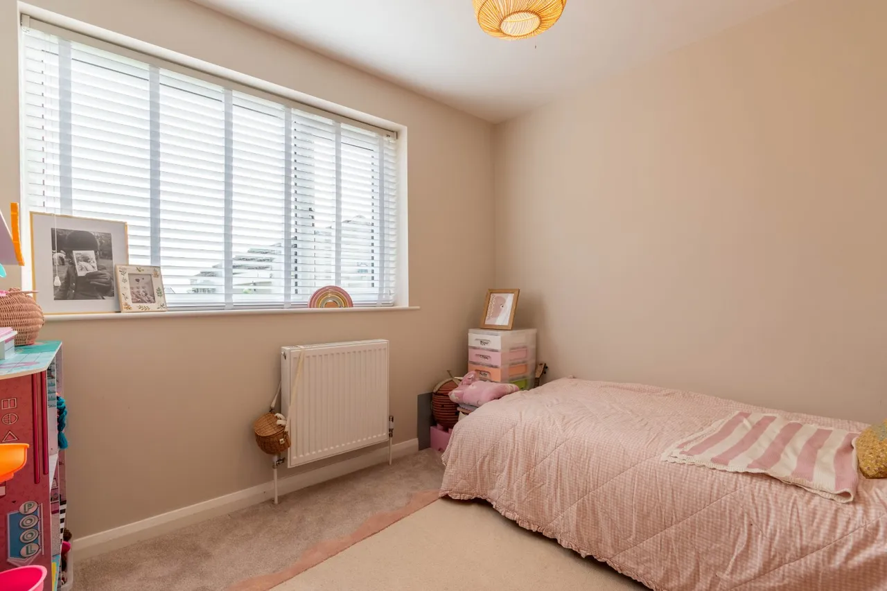 Midgeham Grove, Harden, BD16, photo 9