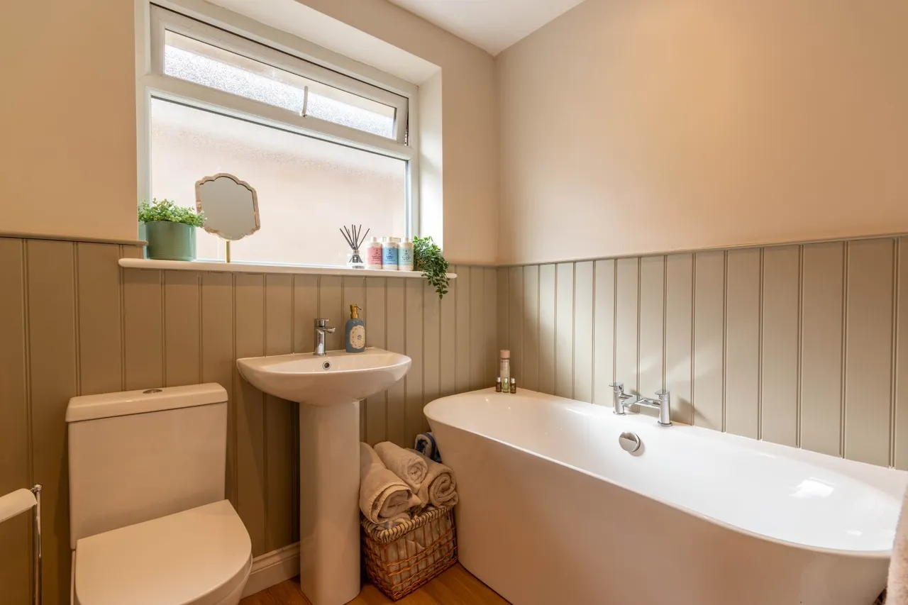 Midgeham Grove, Harden, BD16, photo 6