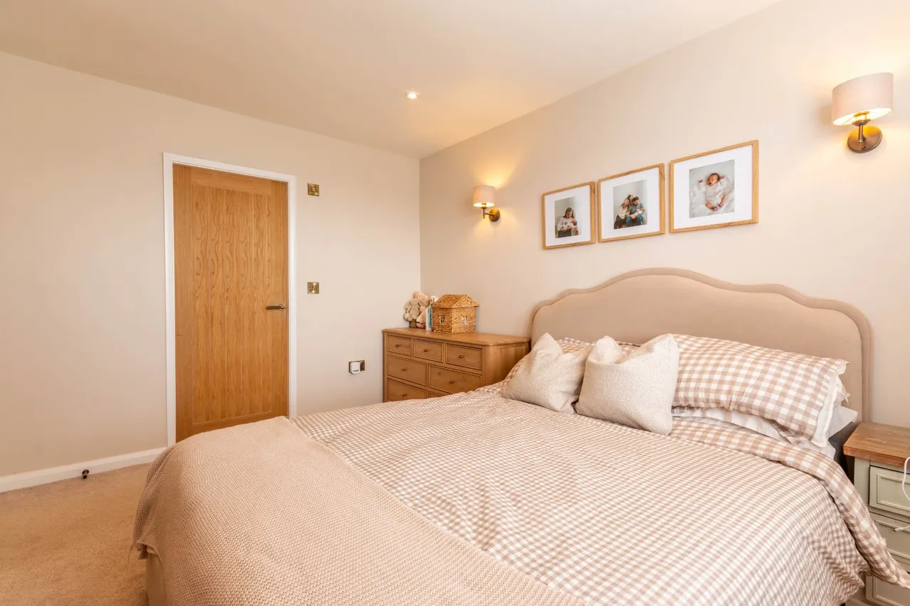 Midgeham Grove, Harden, BD16, photo 8