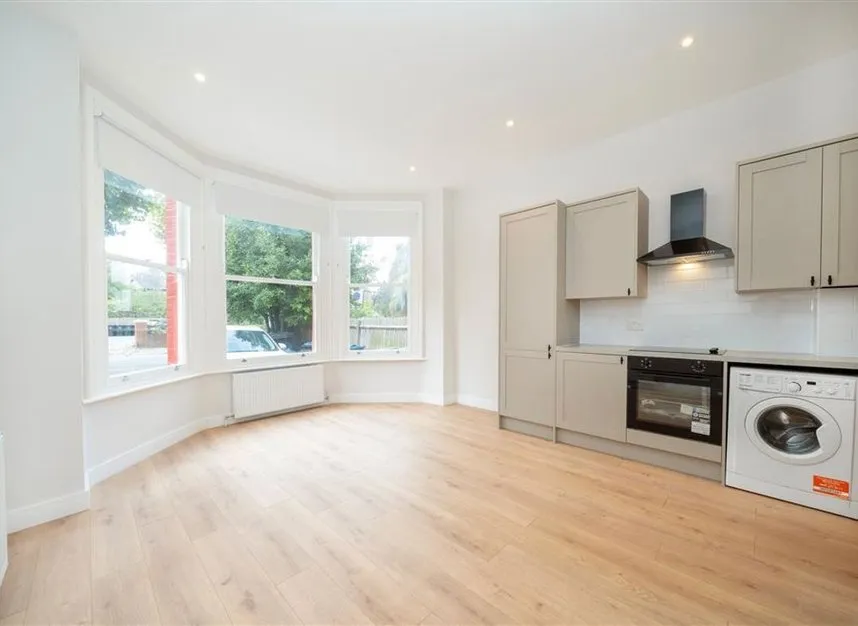 Walm Lane, The Mapesbury, NW2, photo 2