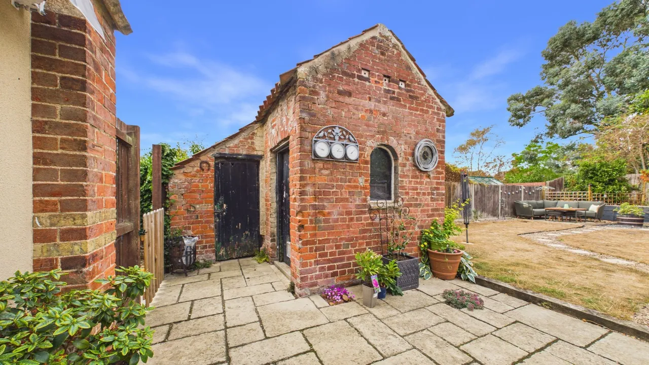 West End, LANGTOFT, Market Deeping, PE6, photo 33