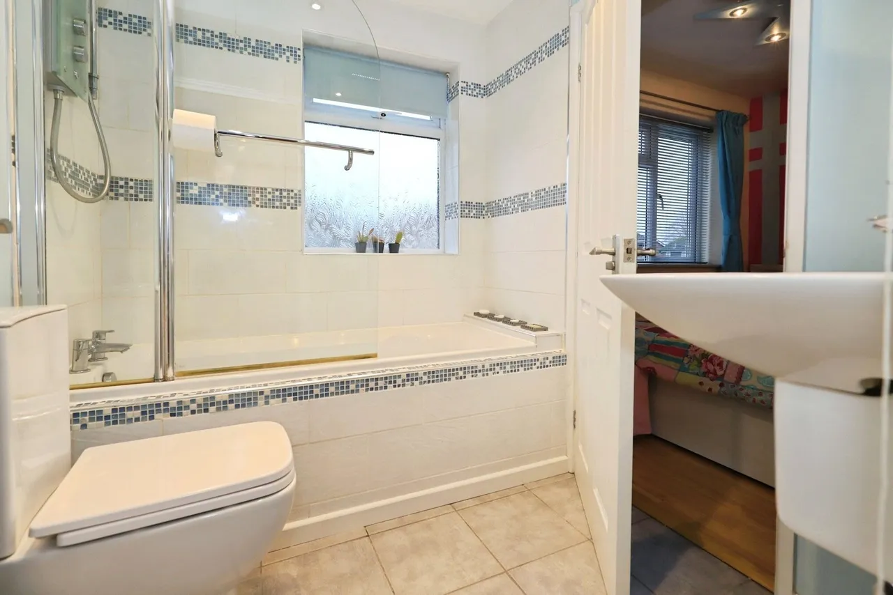 Marlowe Close, Kidderminster, DY10, photo 16
