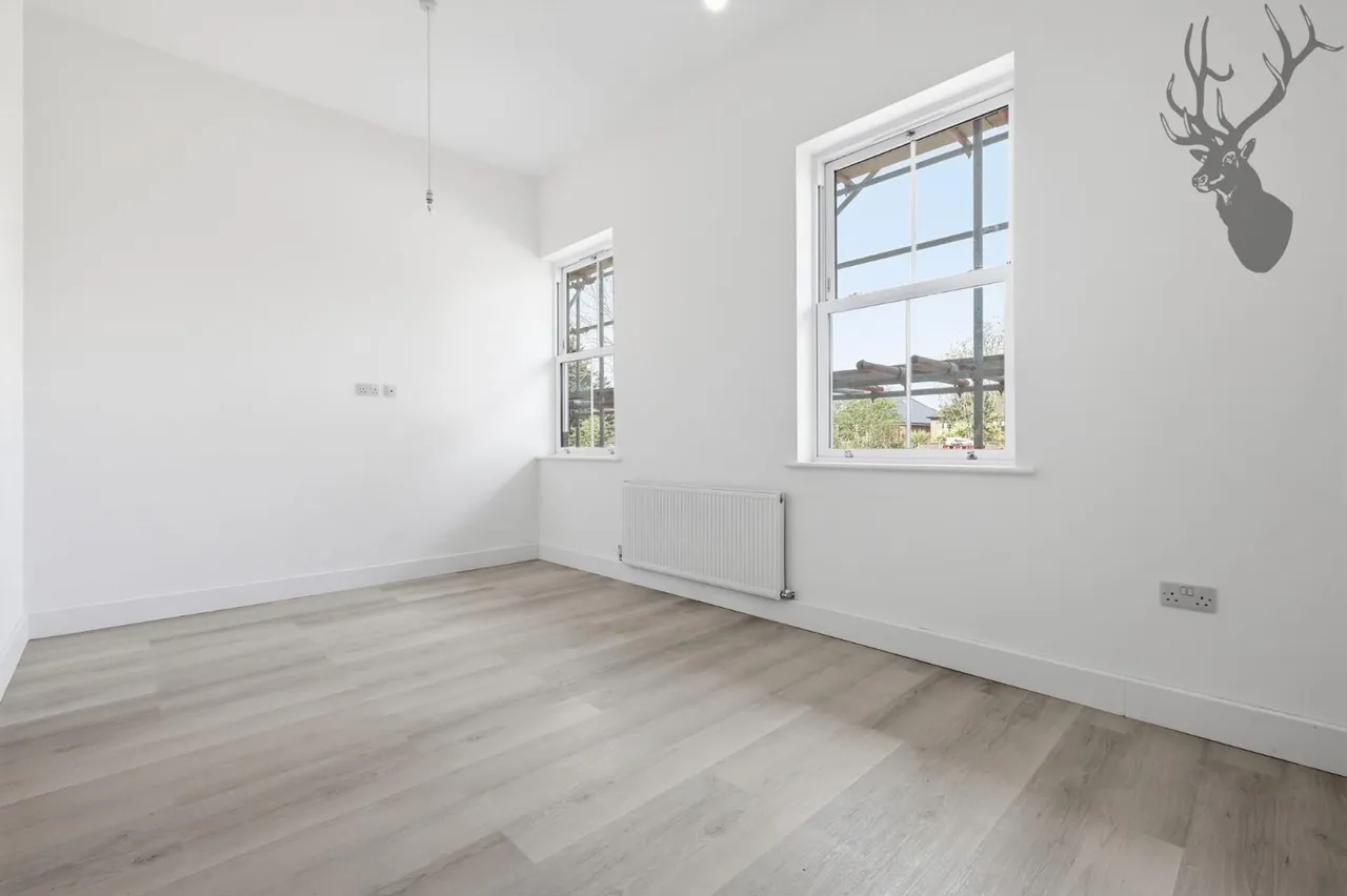 Chigwell, IG7, photo 8