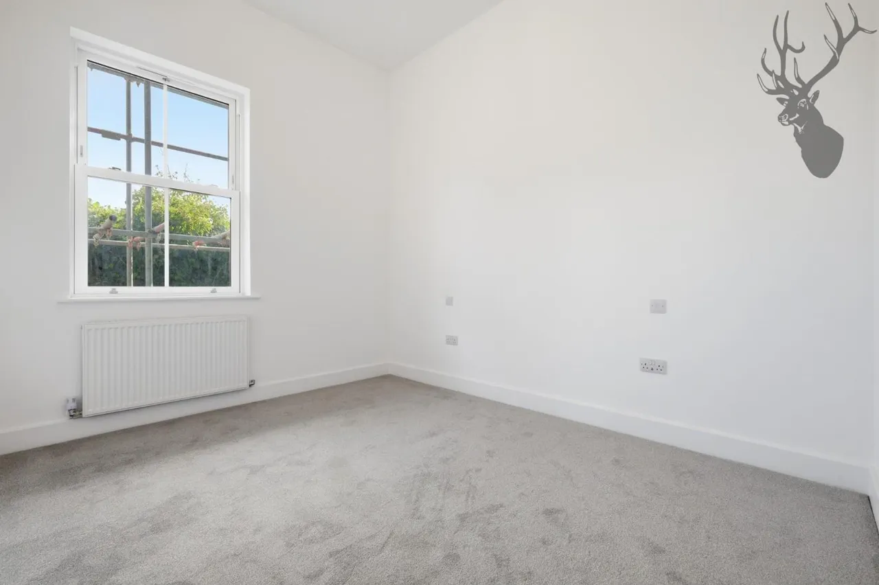 Chigwell, IG7, photo 12