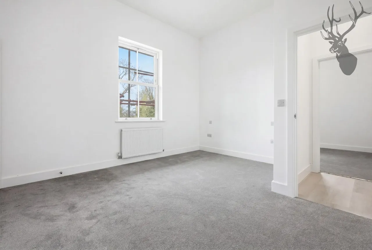 Chigwell, IG7, photo 11