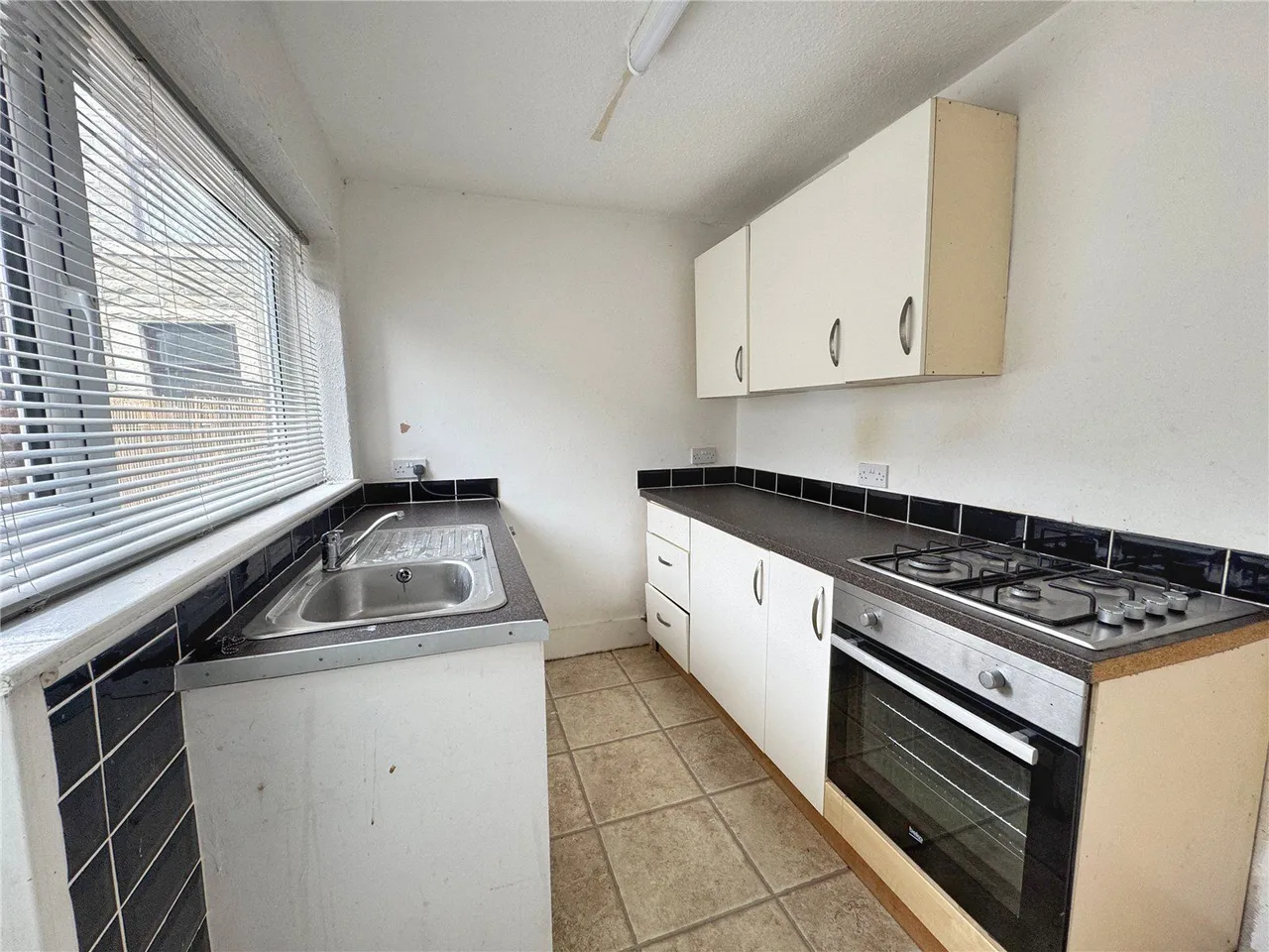 Brearley Street, Stacksteads, OL13, photo 6