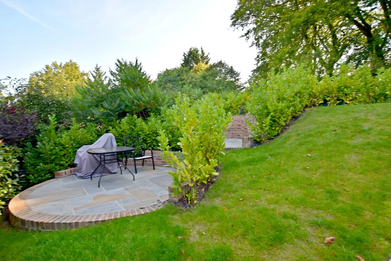 Woodcote Valley Road, Purley, CR8, photo 12