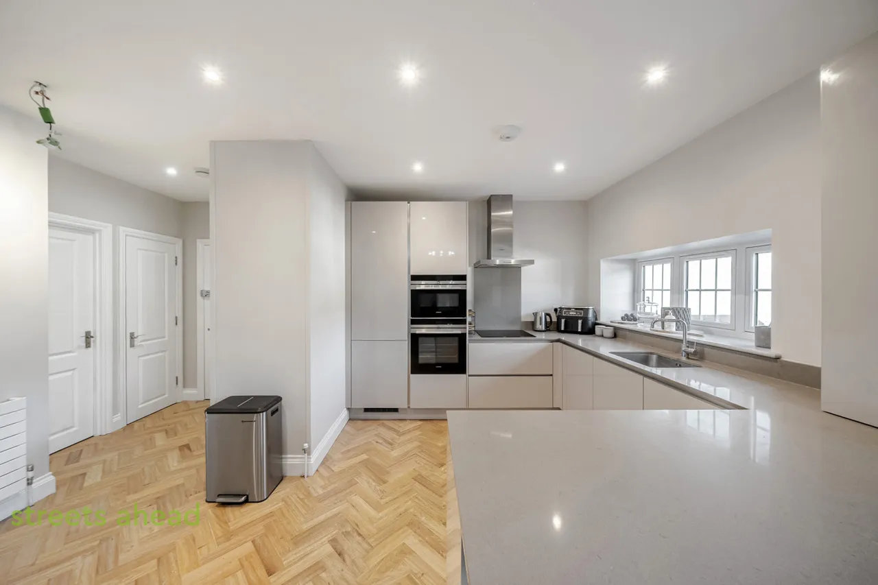 Woodcote Valley Road, Purley, CR8, photo 6