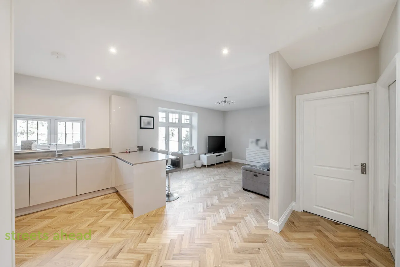 Woodcote Valley Road, Purley, CR8, photo 4