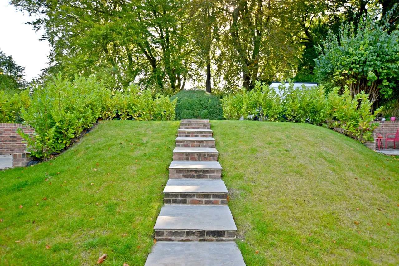 Woodcote Valley Road, Purley, CR8, photo 15