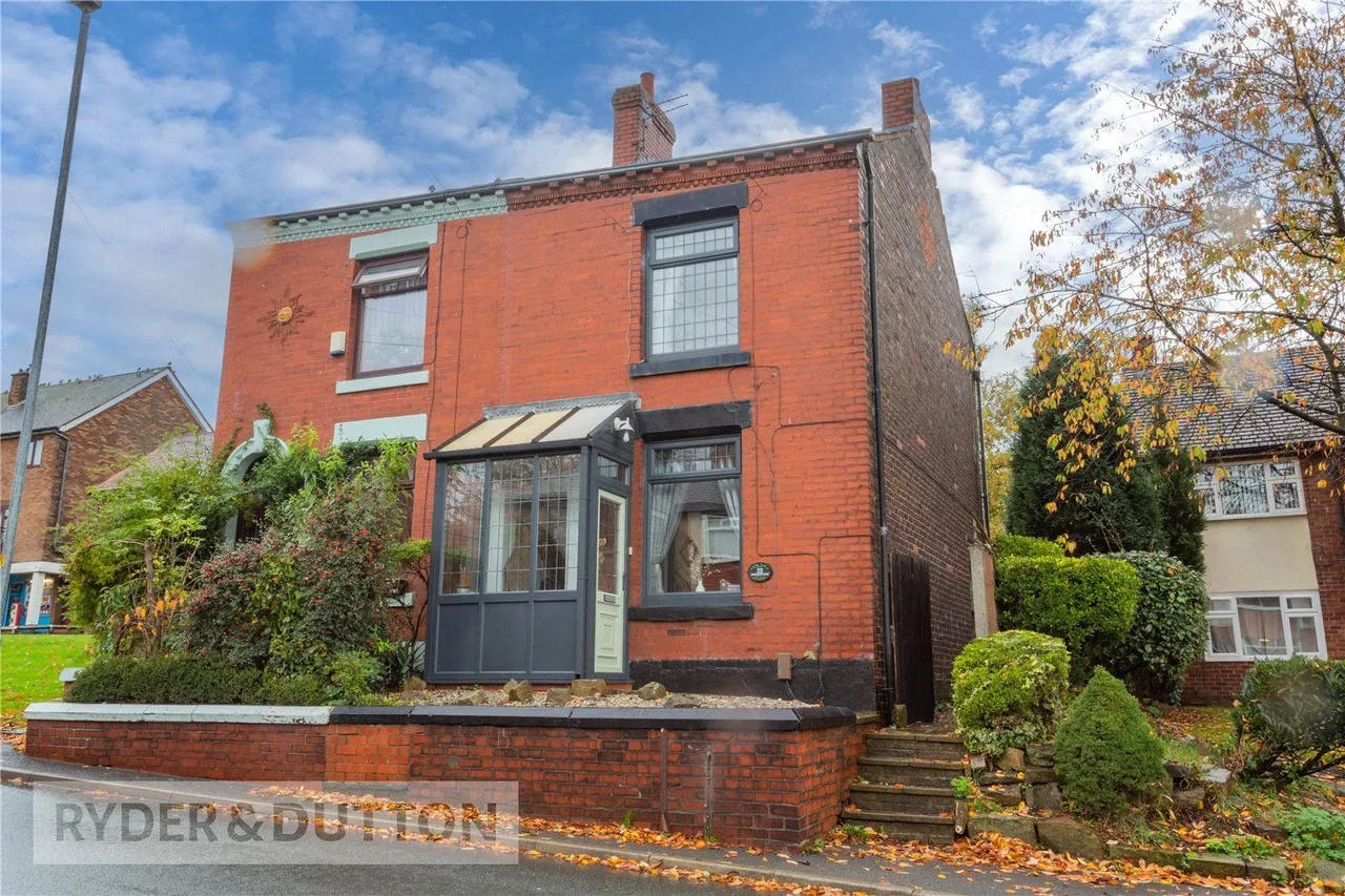 2 bed house for sale, Middleton Road, Royton, OL2