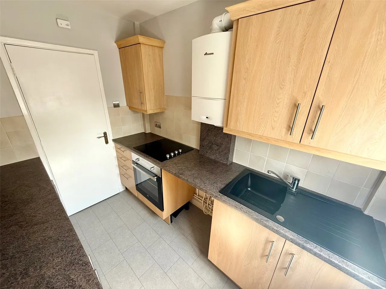 Minster Court, Stourport-On-Severn, Worcestershire, DY13 8EQ, photo 2