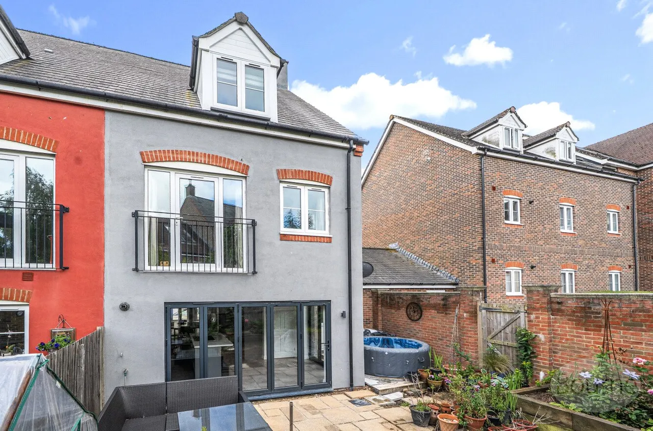 Hanbury Square, Petersfield, GU31, photo 13