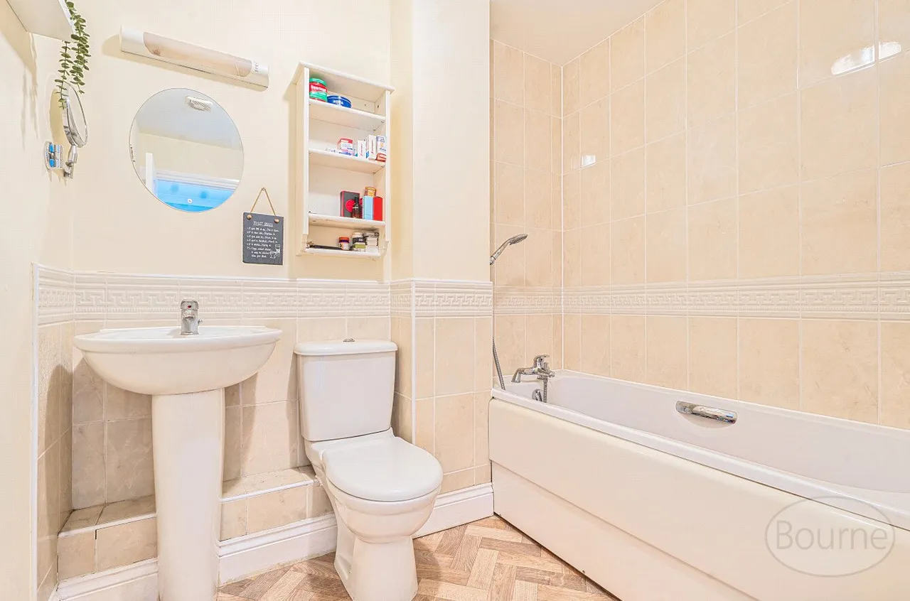Hanbury Square, Petersfield, GU31, photo 8