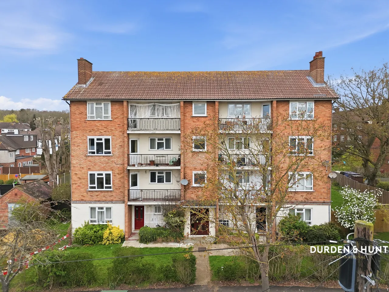 2 bed flat for sale, Loughton Way, Buckhurst Hill, IG9