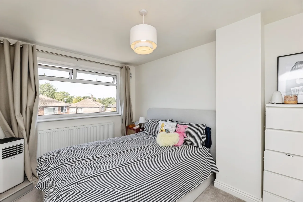 Graham Walk, Gildersome, Leeds, photo 9
