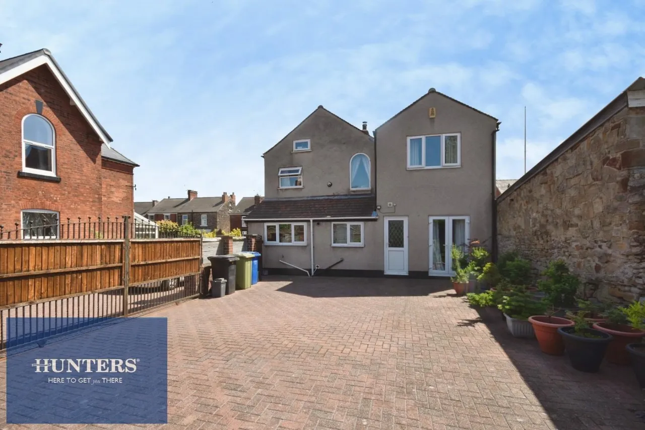 Old Road, Brampton, S40, photo 2