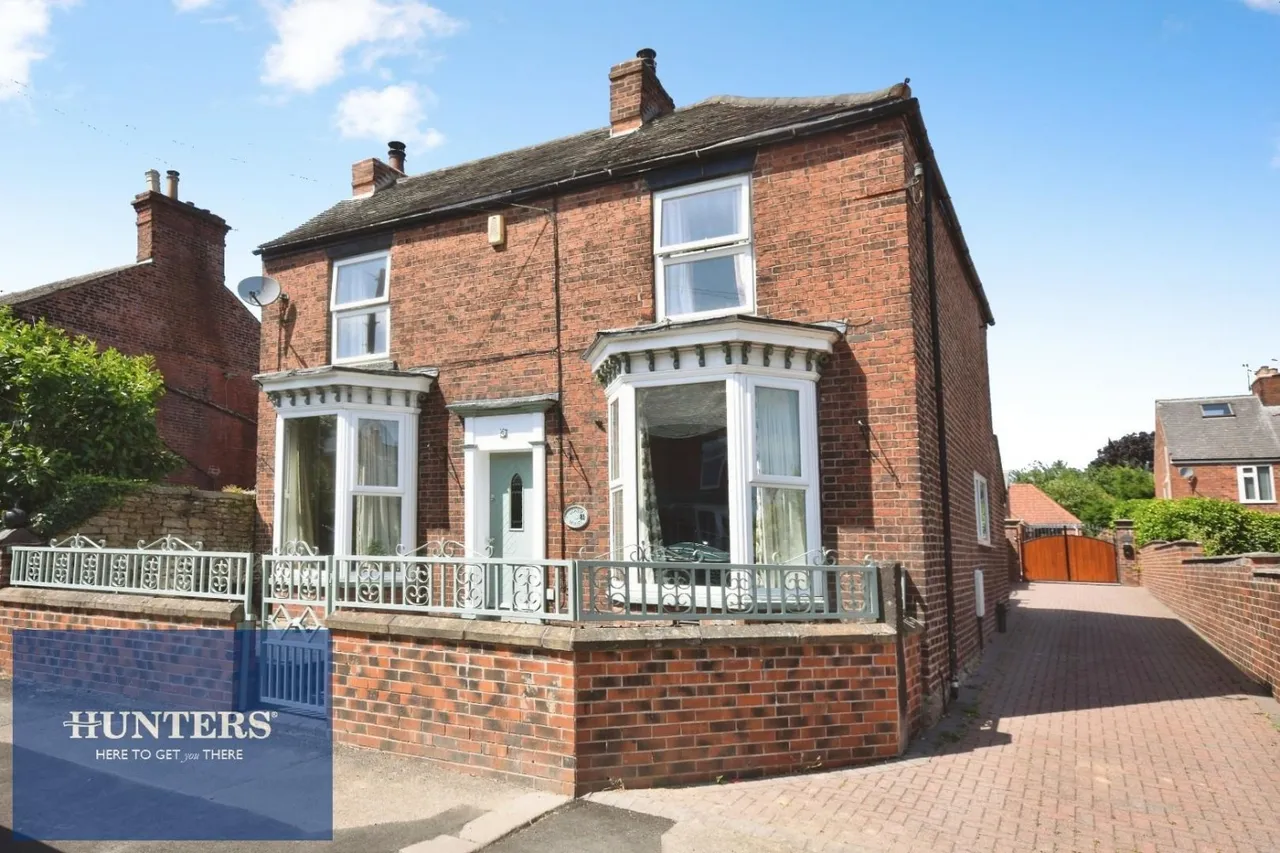 4 bed house for sale, Old Road, Brampton, S40