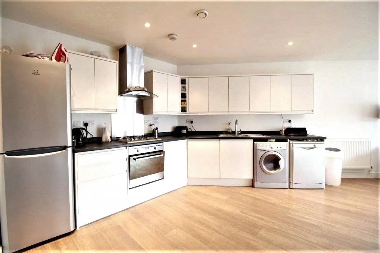 Green Lanes, Palmers Green, photo 5
