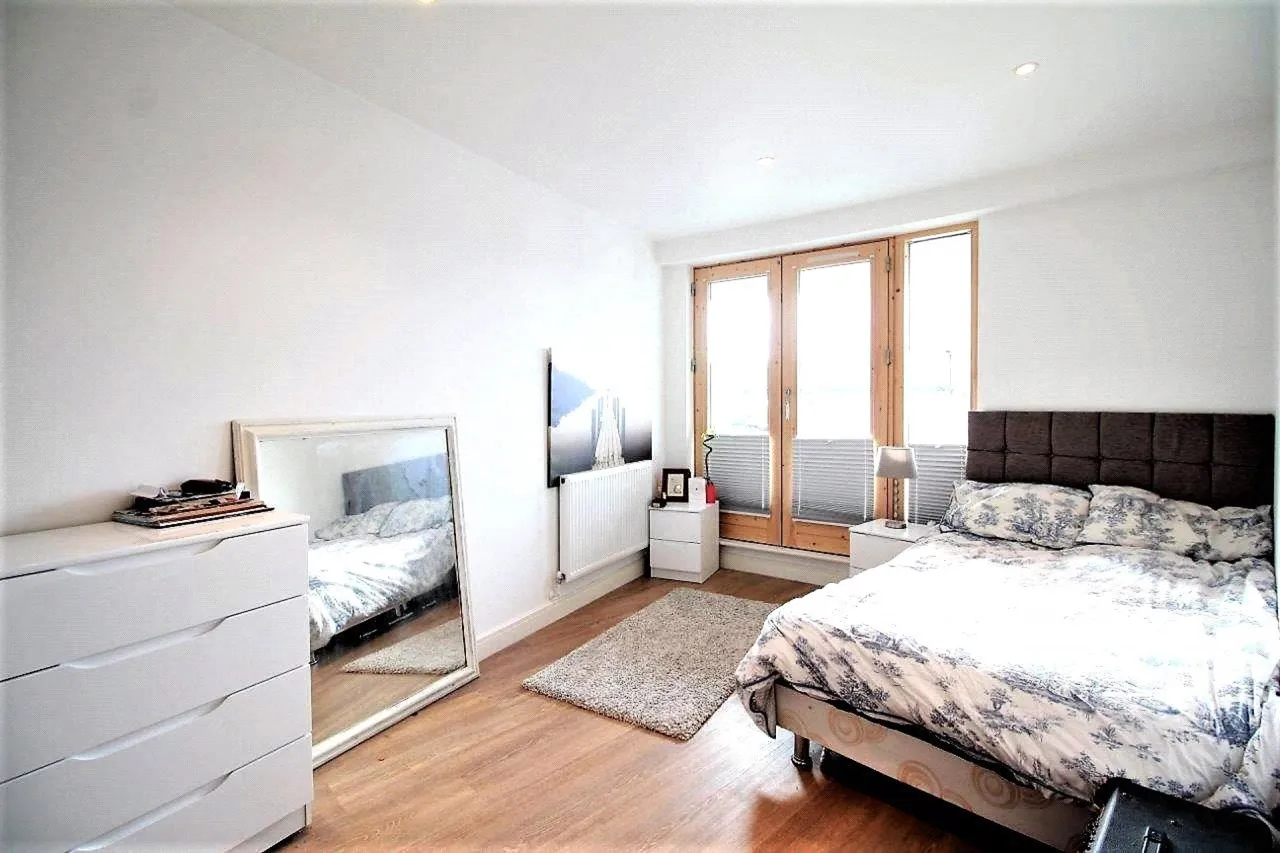 Green Lanes, Palmers Green, photo 7