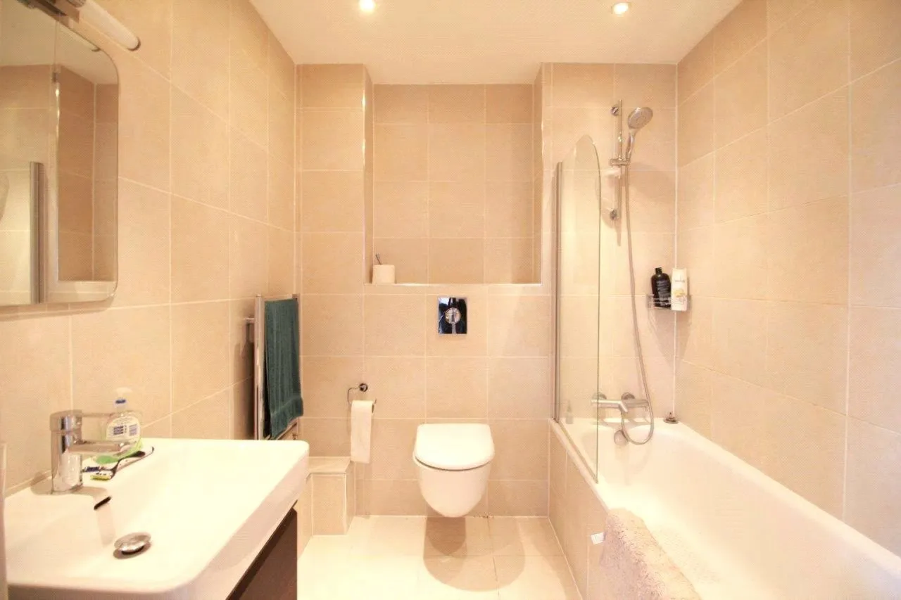 Green Lanes, Palmers Green, photo 10