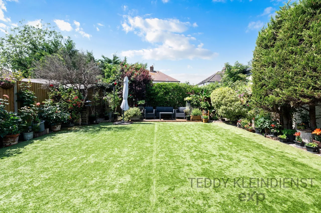 Holmsley Close, New Malden, KT3 6AJ, photo 8