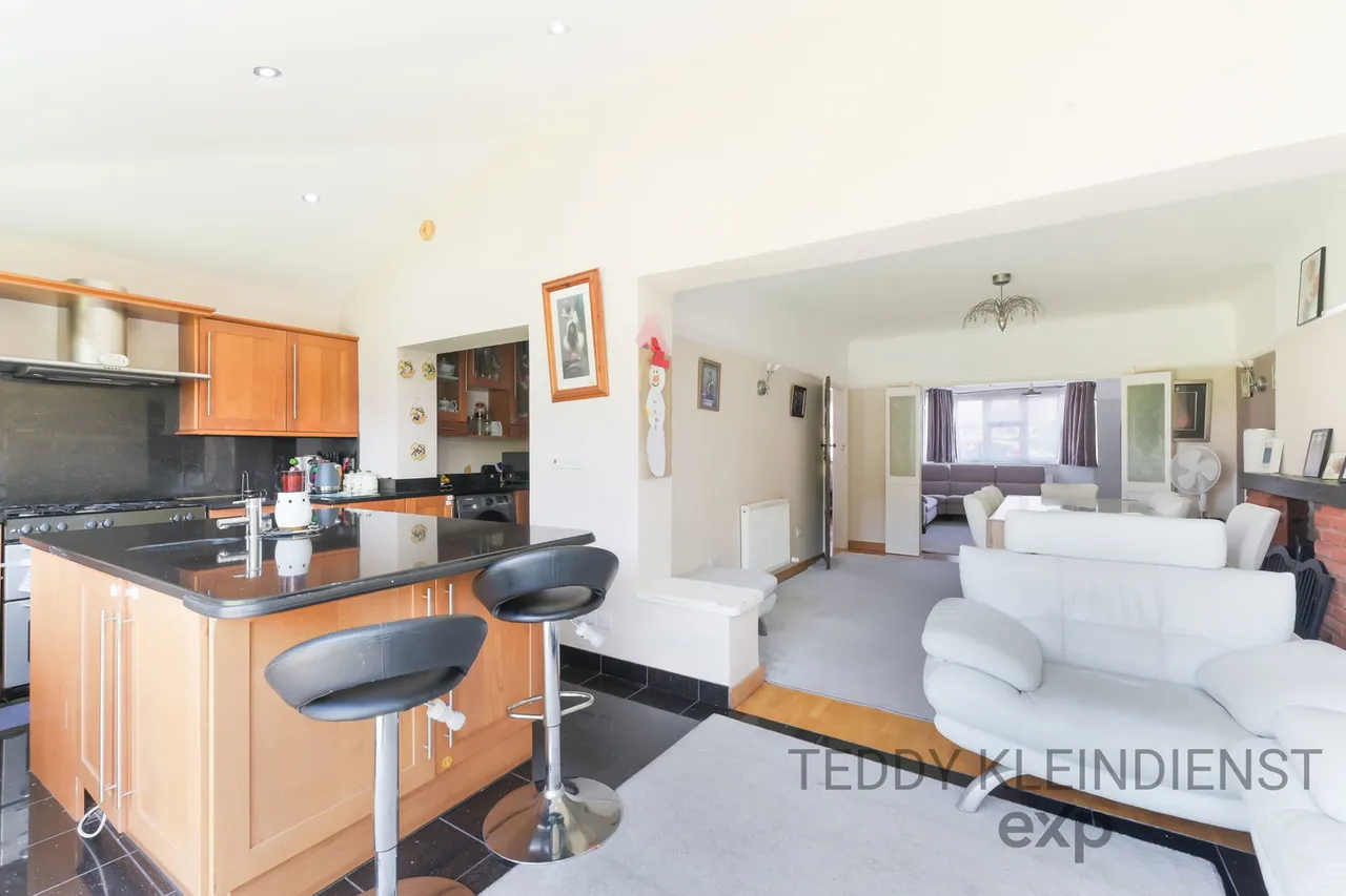 Holmsley Close, New Malden, KT3 6AJ, photo 11