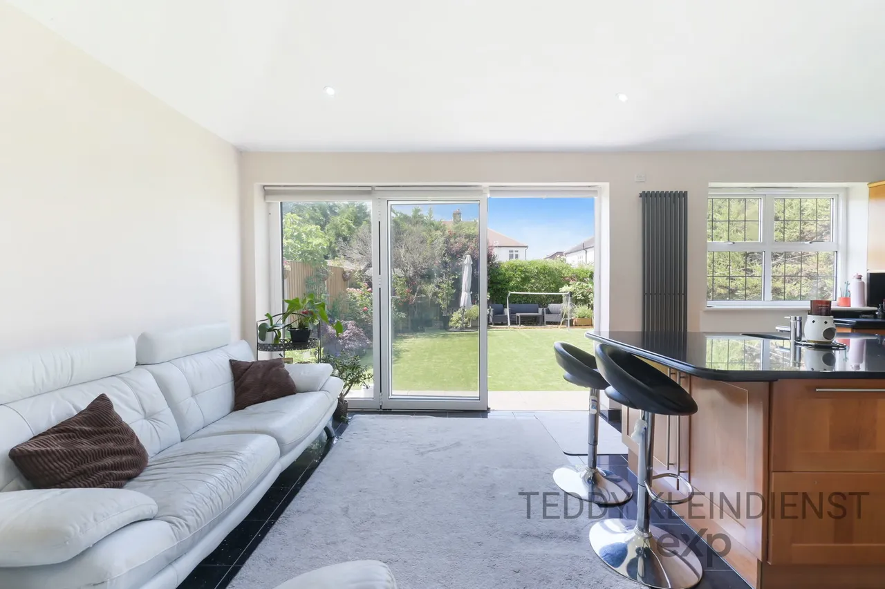 Holmsley Close, New Malden, KT3 6AJ, photo 6