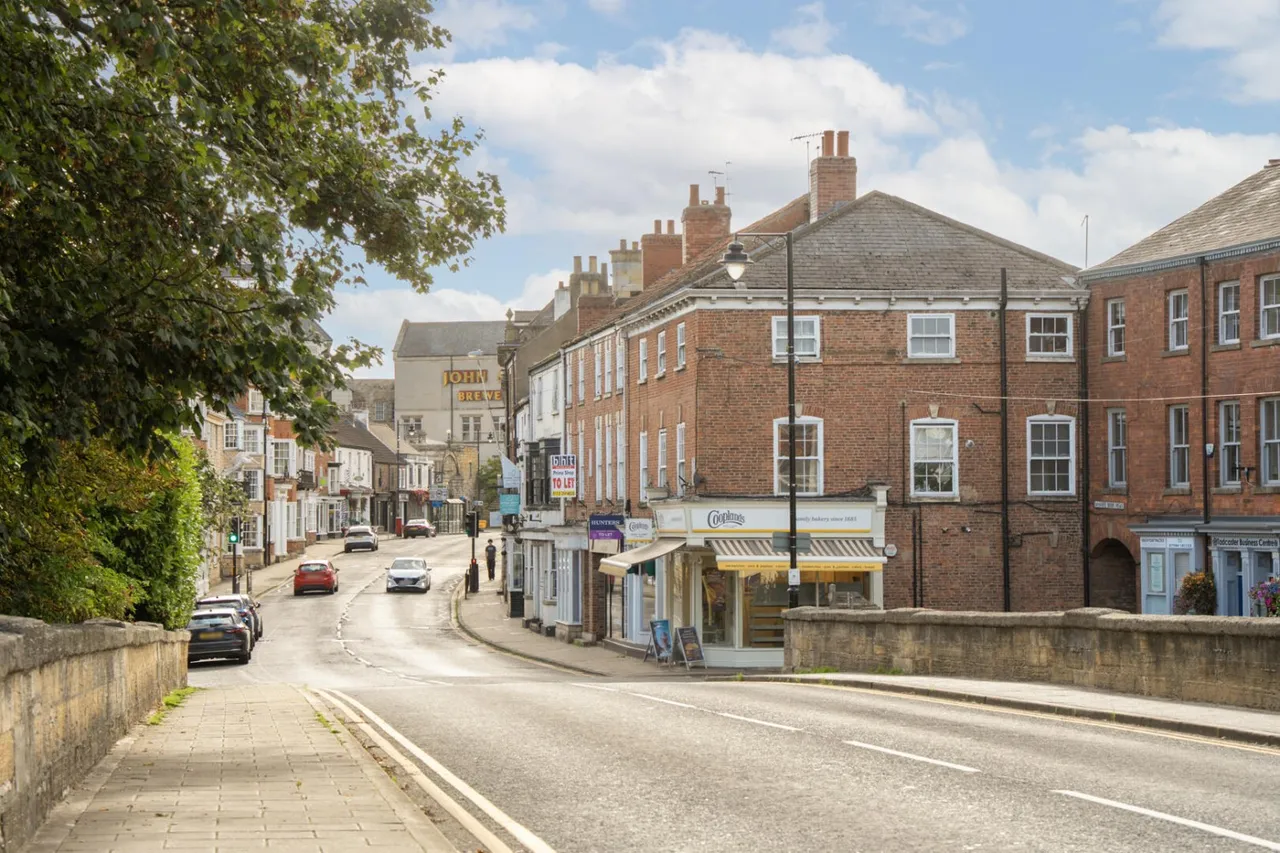 Bridge Street, Tadcaster, LS24, photo 11