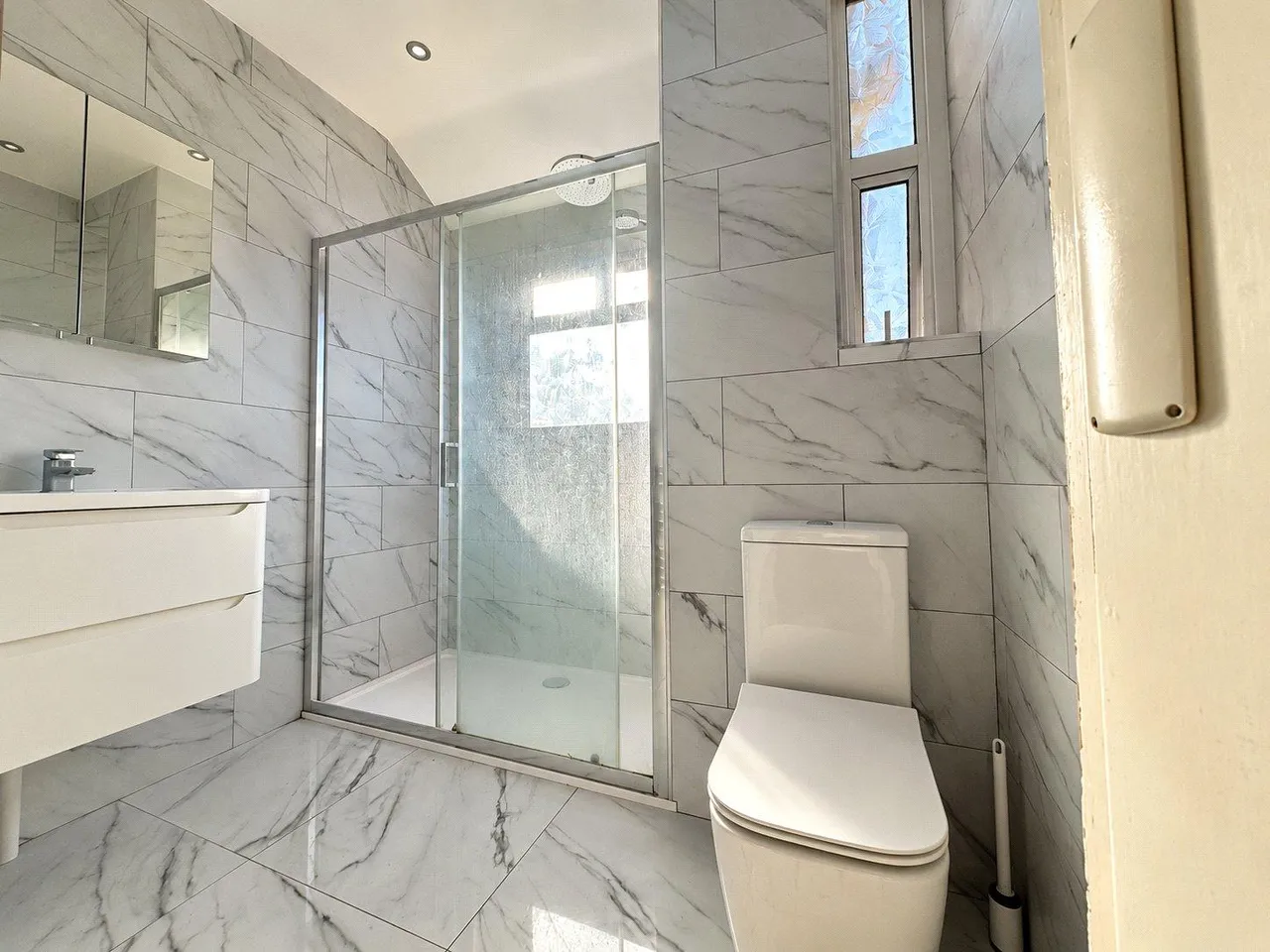 Thornsbeach Road, London, SE6, photo 10