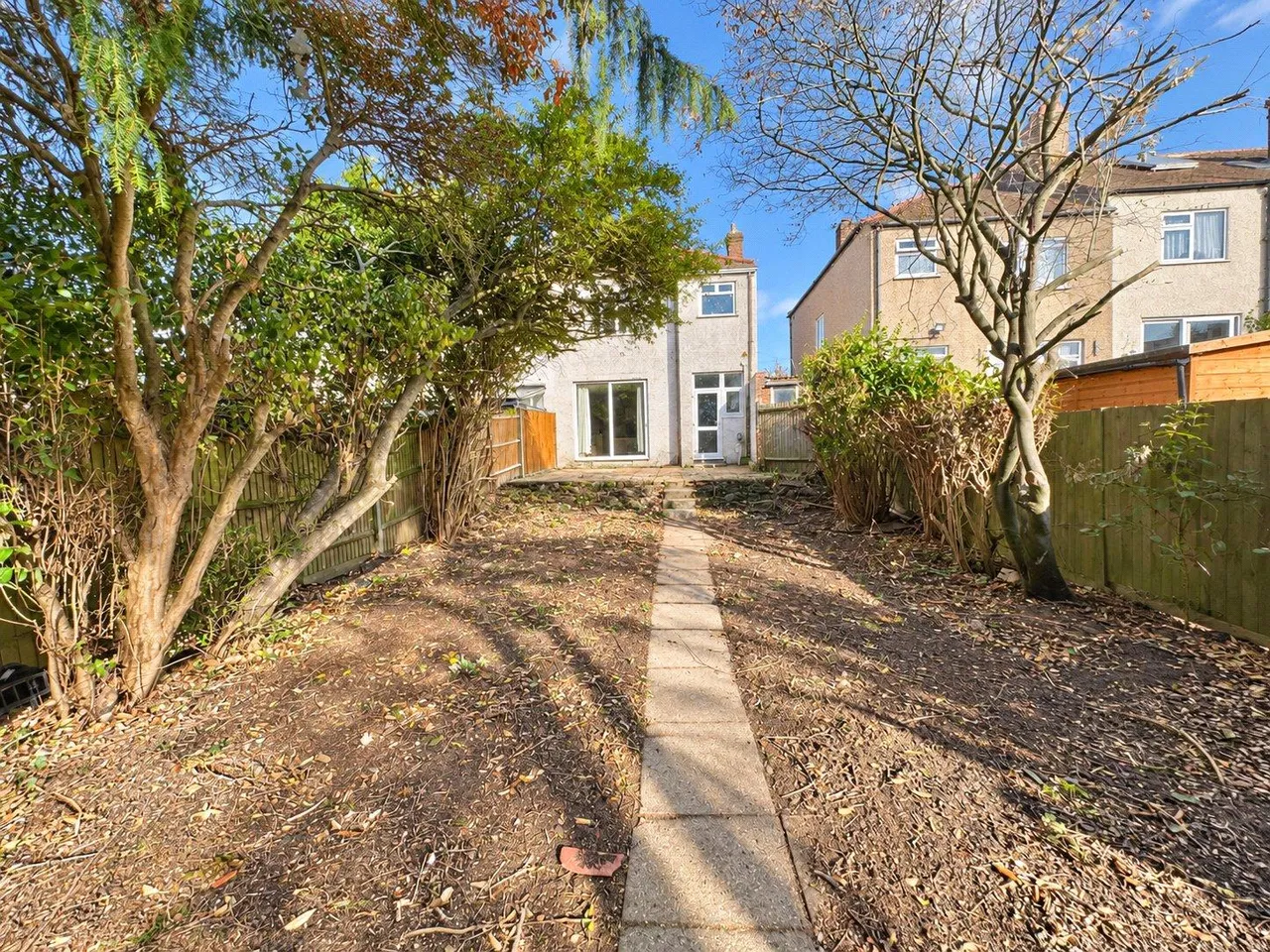 Thornsbeach Road, London, SE6, photo 12