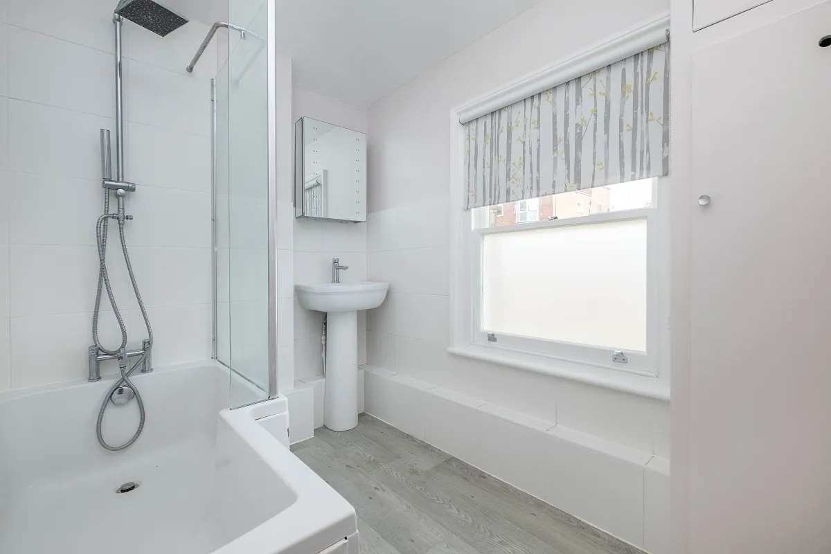 Queens Road Kingston Upon Thames KT2, photo 4