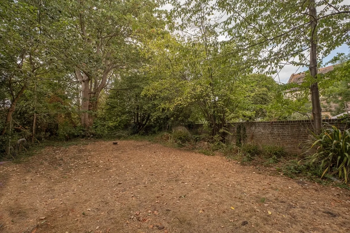 Queens Road Kingston Upon Thames KT2, photo 9