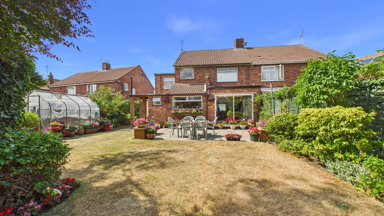 Francis Gardens, Peterborough, PE1, photo 2