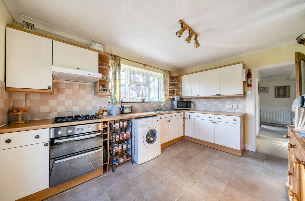 Albion Road, Selsey, PO20, photo 6
