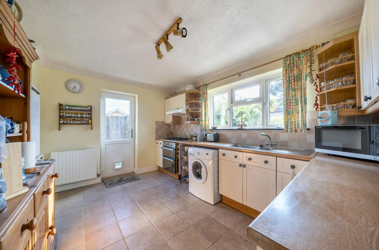 Albion Road, Selsey, PO20, photo 7