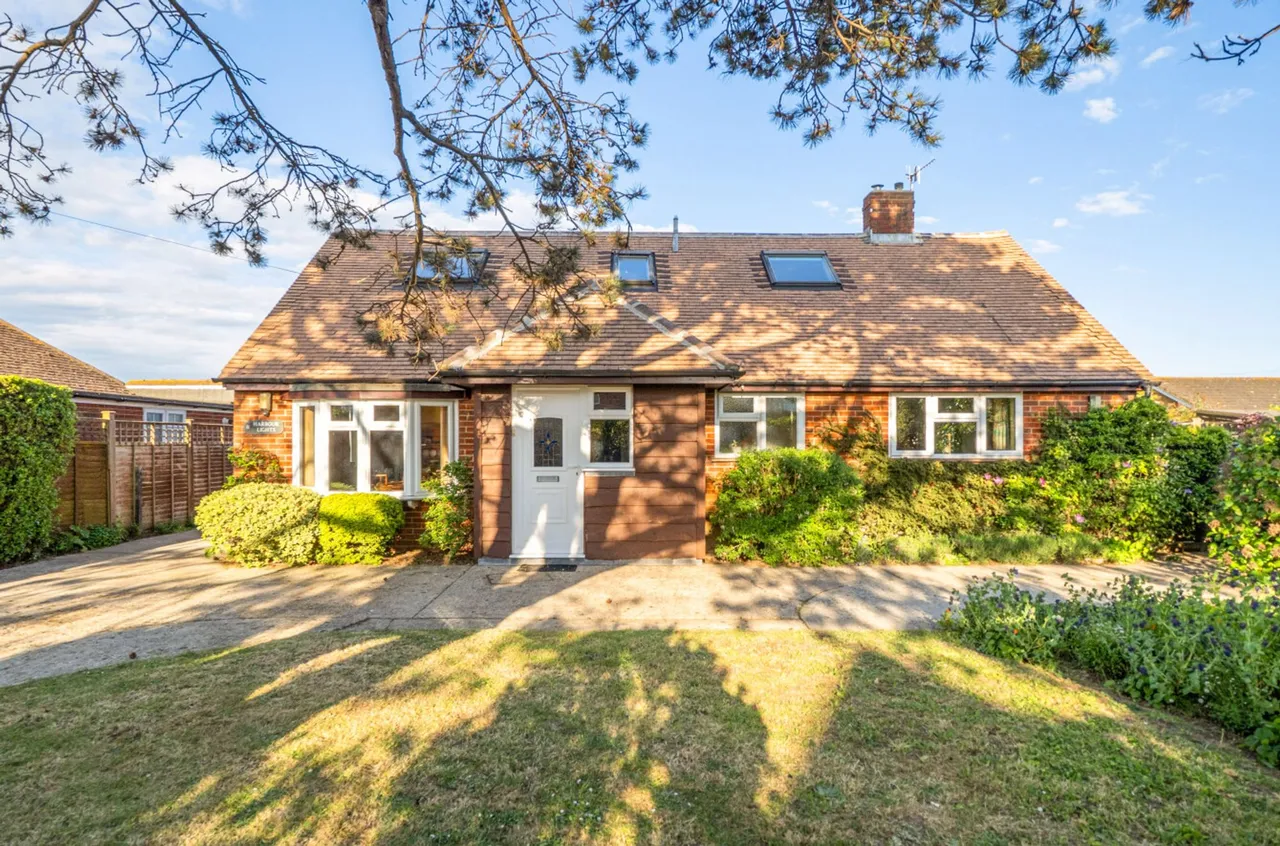 Albion Road, Selsey, PO20, photo 24