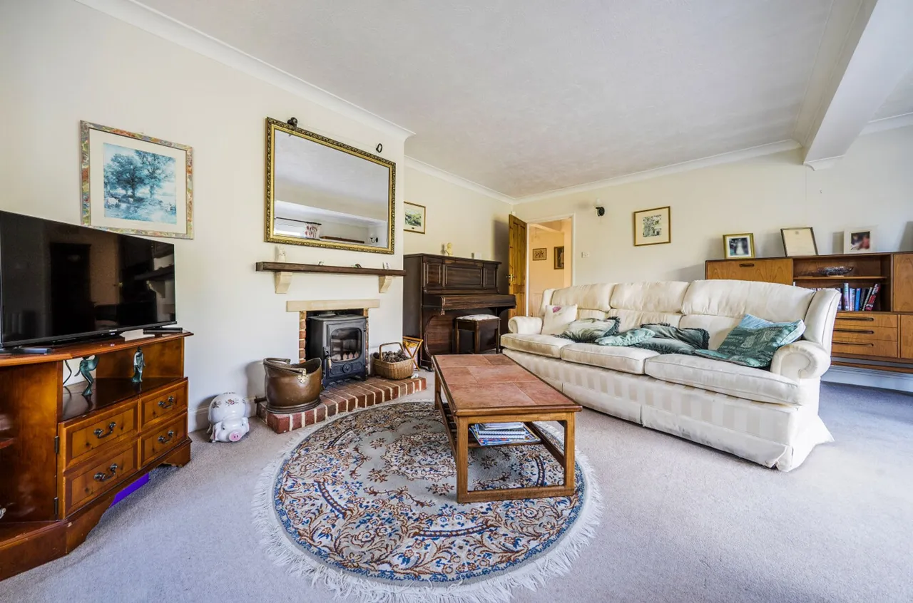 Albion Road, Selsey, PO20, photo 2