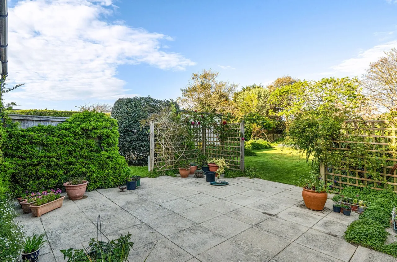 Albion Road, Selsey, PO20, photo 18