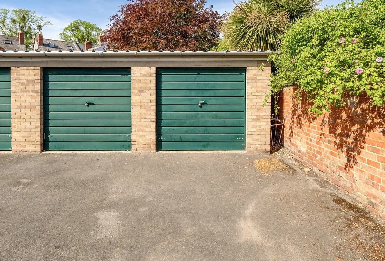 Glencairn Court, Gloucestershire, Lansdown Road, GL50 2NB, photo 8