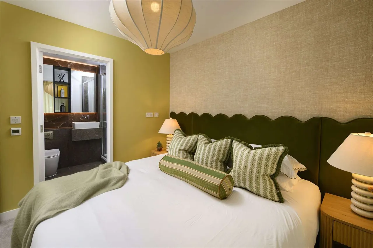 St. Albans Road, Watford, WD24, photo 9