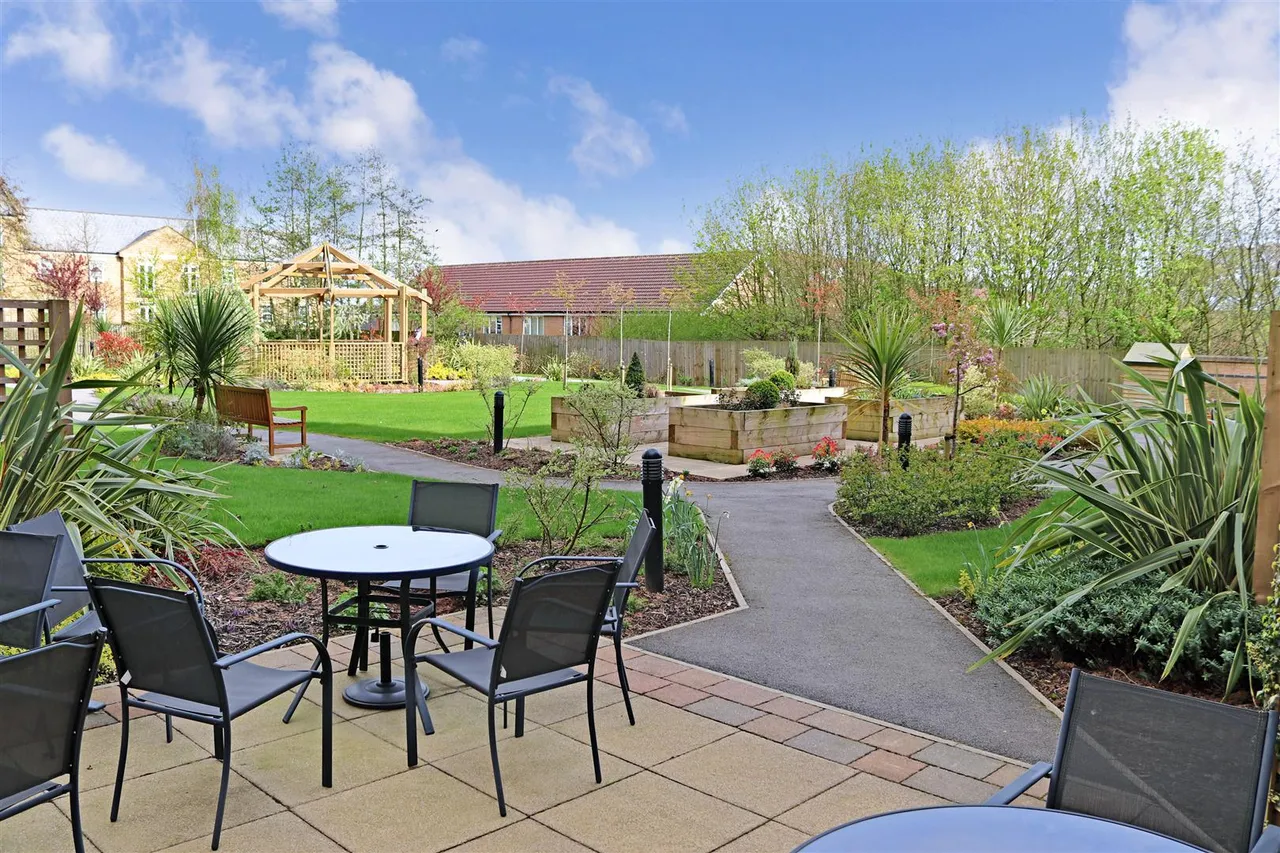 Squirrel Way, Shadwell, LS17, photo 10