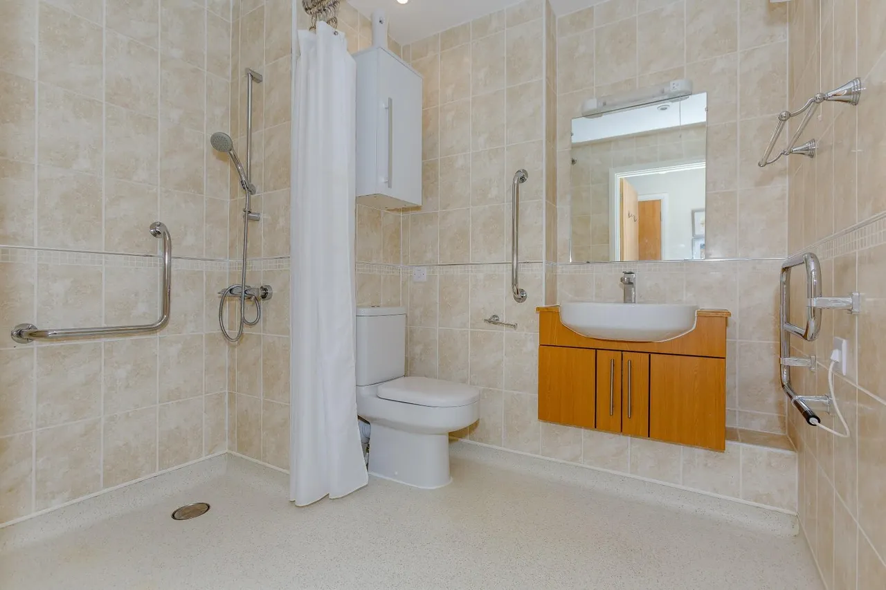 Squirrel Way, Shadwell, LS17, photo 7