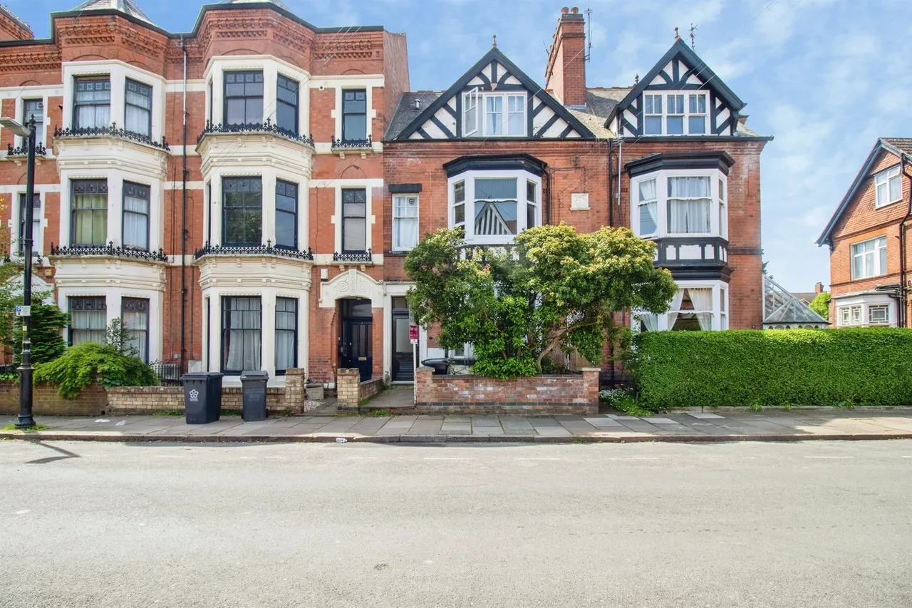 9 bed house for sale — Ashleigh Road, Leicester