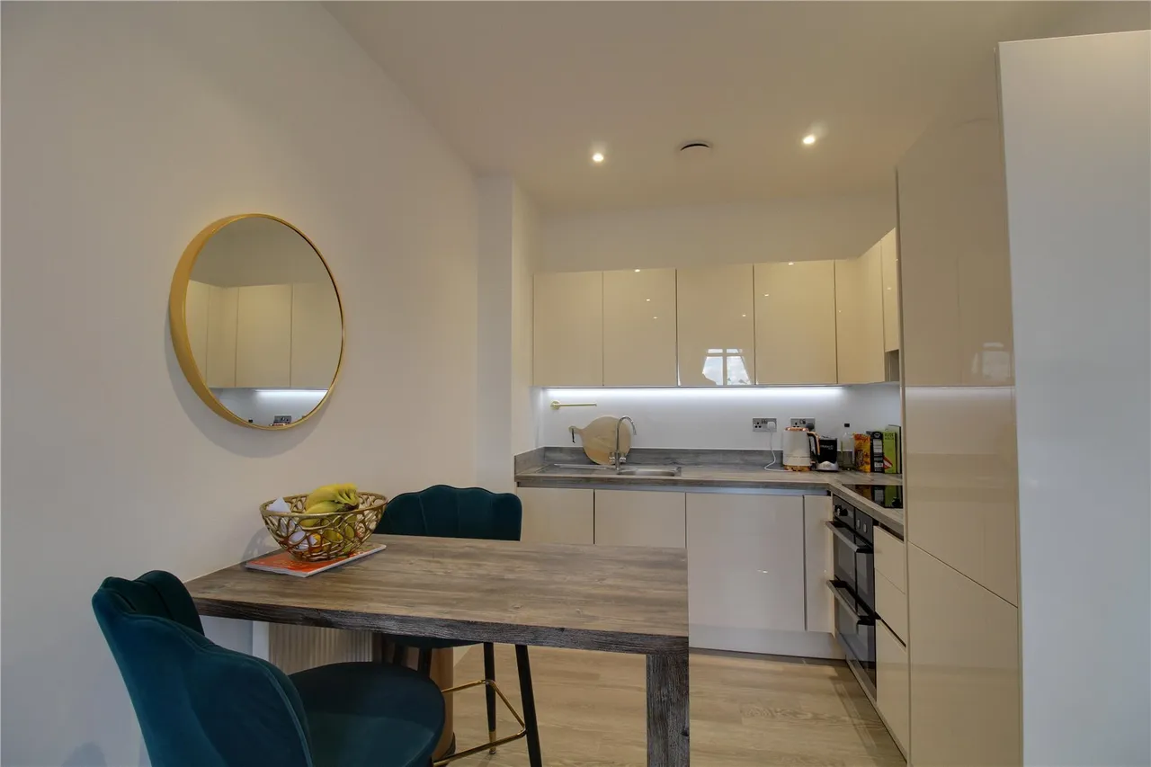 Lilly Court, 21 Fullbrook Drive, Basingstoke, RG21 6AW, photo 7
