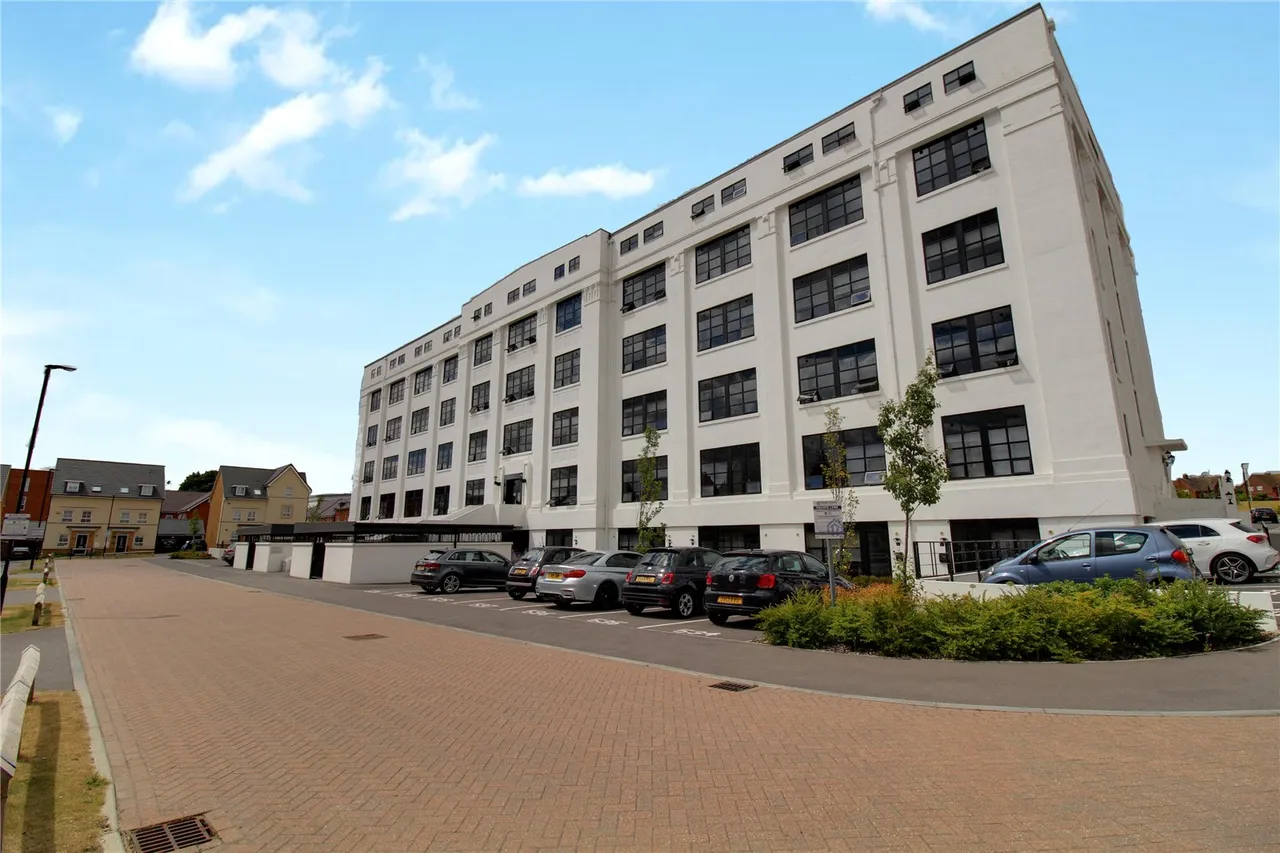 1 bed flat to rent — Lilly Court, 21 Fullbrook Drive, Basingstoke, RG21 6AW